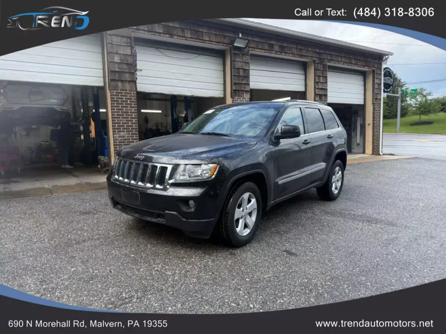 2012 Jeep Grand Cherokee Laredo Sport photo 1