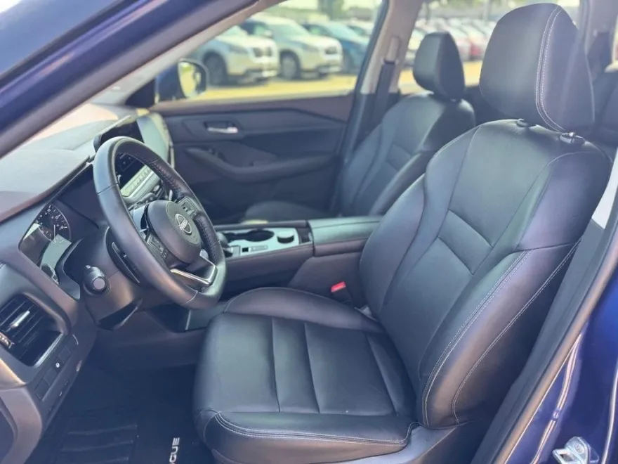 2023 Nissan Rogue SL photo 1