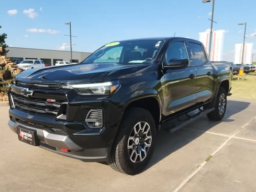 2024 Chevrolet Colorado Z71 photo 1