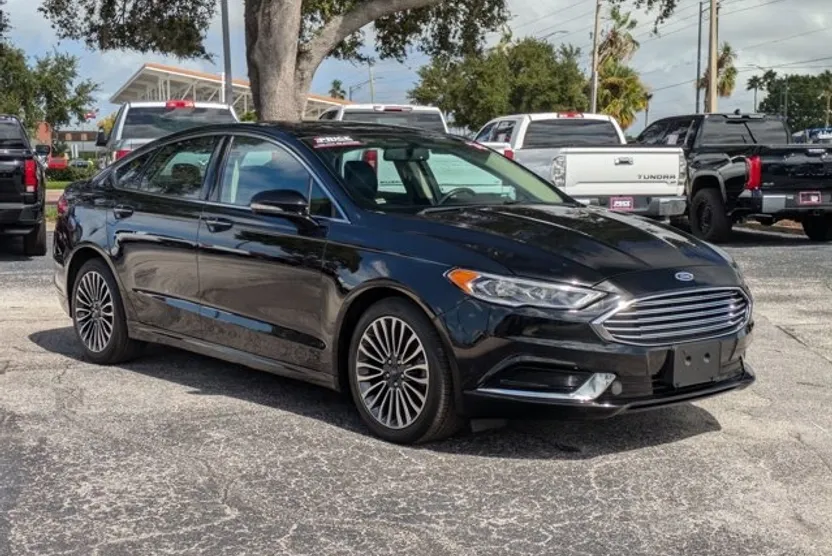 2018 Ford Fusion SE photo 1
