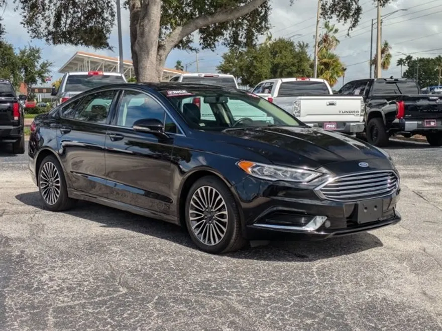 2018 Ford Fusion SE photo 1
