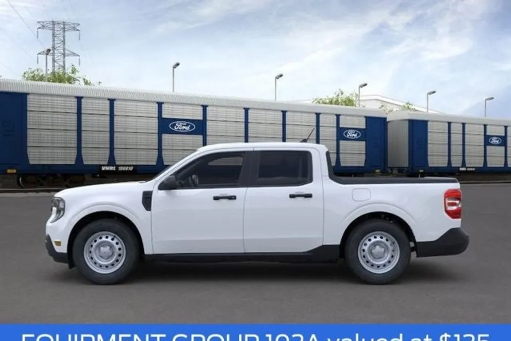 2025 Ford Maverick XL photo 1