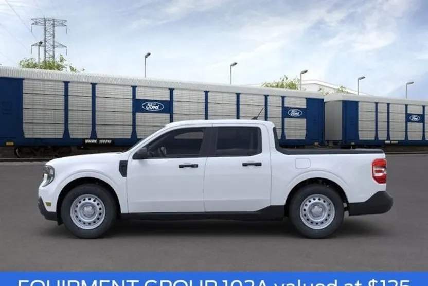 2025 Ford Maverick XL photo 1