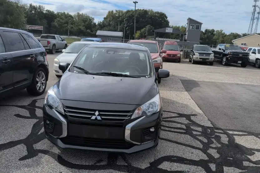 2024 Mitsubishi Mirage G4 ES photo 1