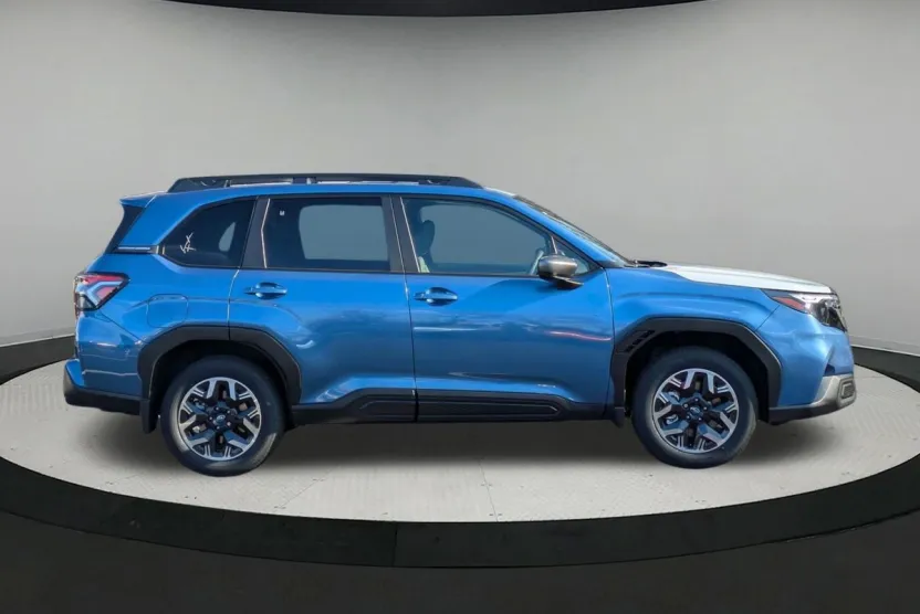 2025 Subaru Forester Premium photo 1
