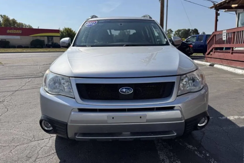 2012 Subaru Forester 2.5X Limited photo 1