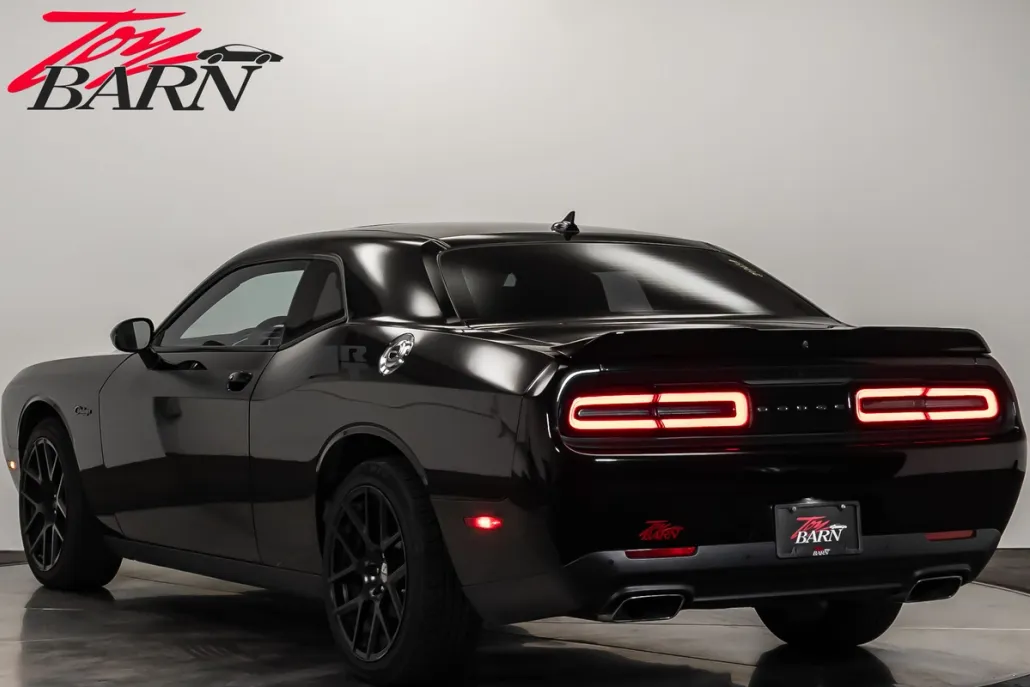 2015 Dodge Challenger R/T Plus Classic photo 1