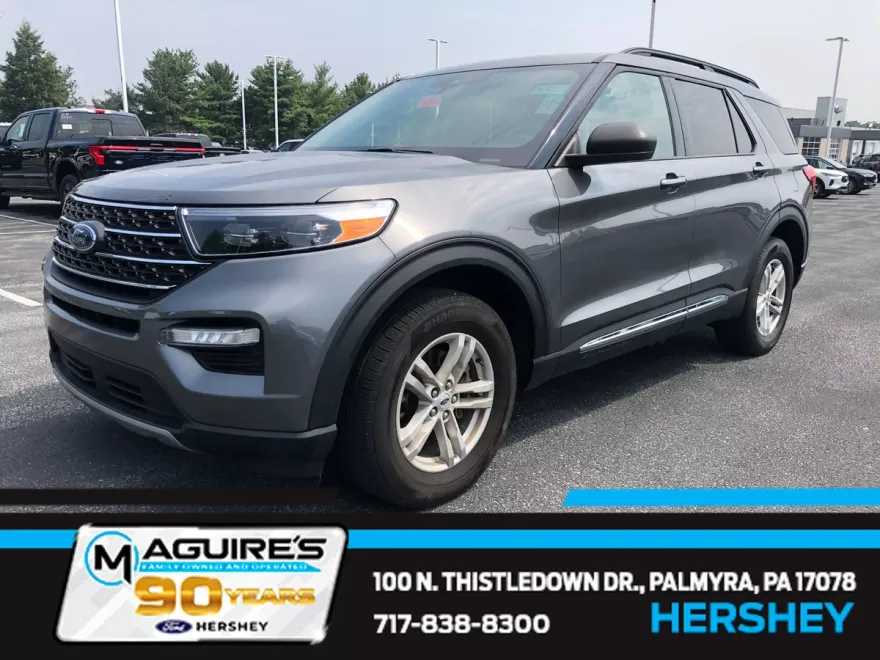 2023 Ford Explorer XLT photo 1
