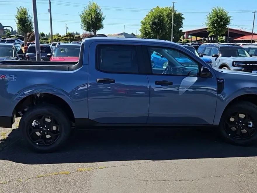 2025 Ford Maverick XLT photo 1