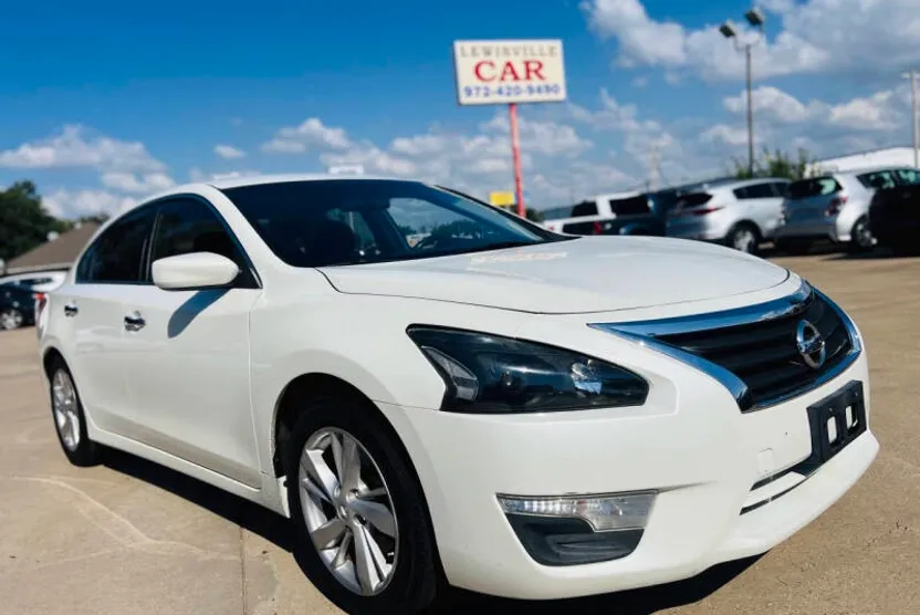 2013 Nissan Altima 2.5 SV photo 1