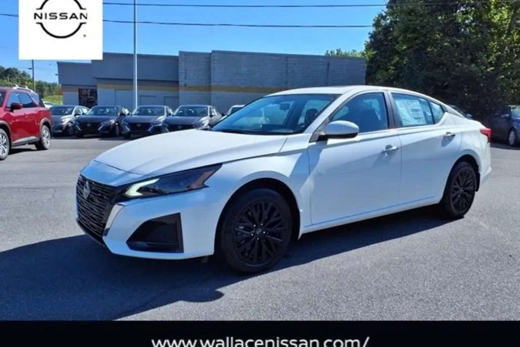 2025 Nissan Altima 2.5 SV photo 1