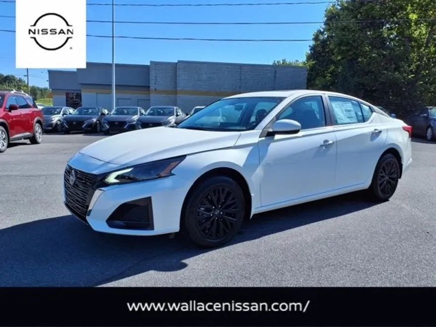 2025 Nissan Altima 2.5 SV photo 1