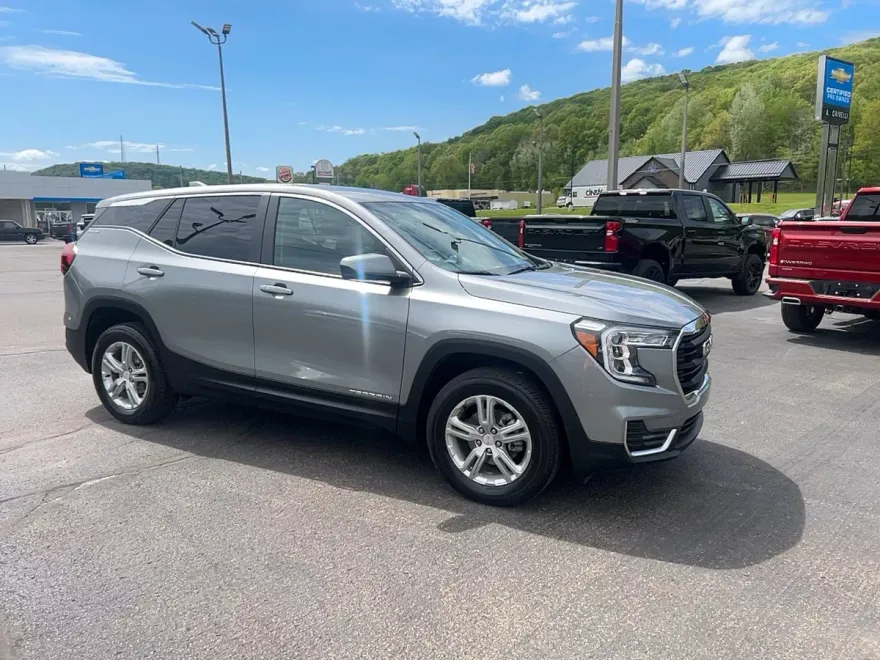 2023 Gmc Terrain SLE photo 1