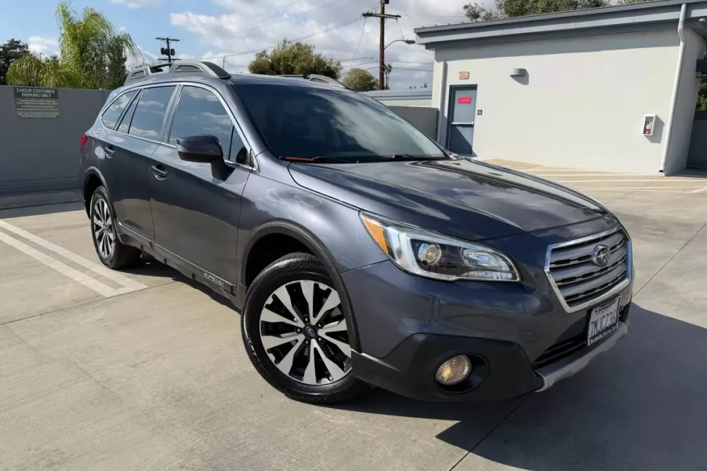 2015 Subaru Outback 2.5i Limited photo 1