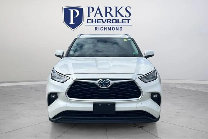 2020 Toyota Highlander XLE photo 1
