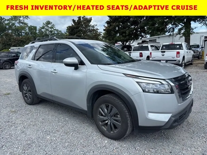 2024 Nissan Pathfinder SV photo 1