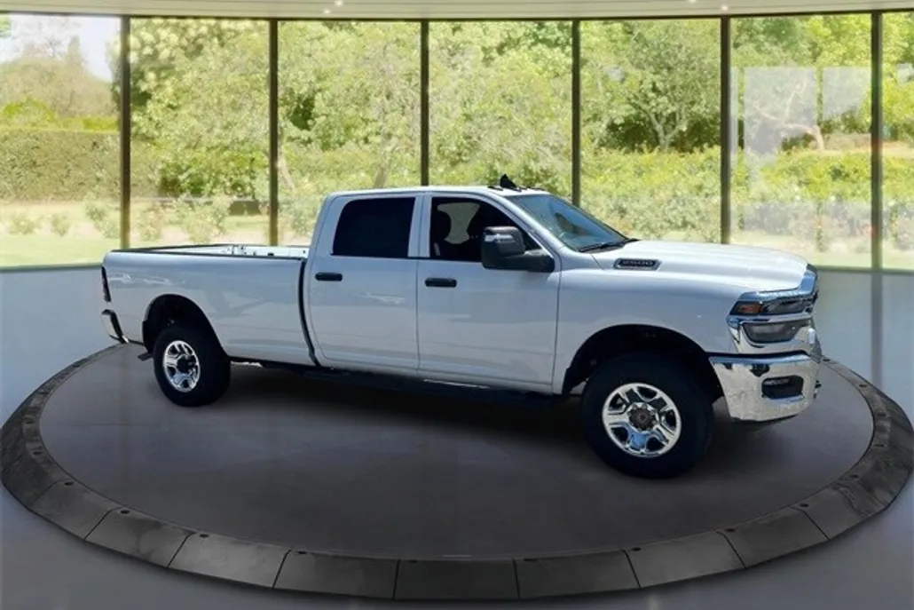 2025 Ram 2500 Tradesman photo 1