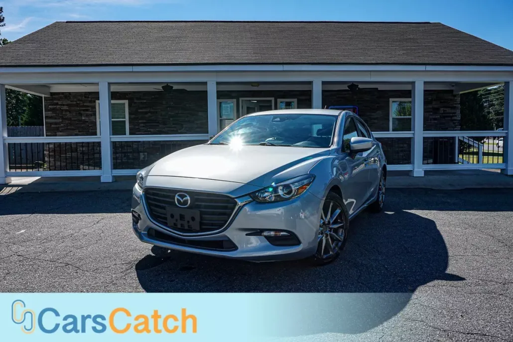2018 Mazda Mazda3 Touring photo 1