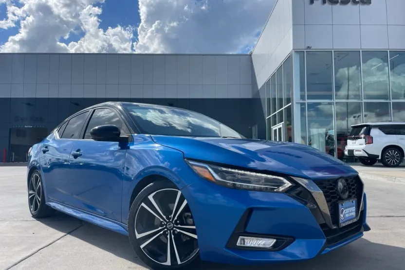 2022 Nissan Sentra SR photo 1