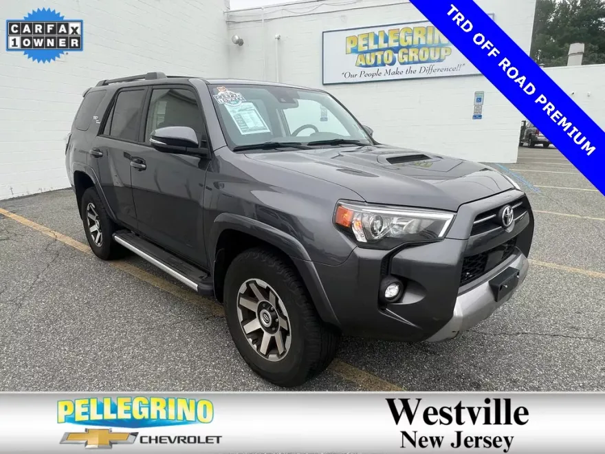 2023 Toyota 4Runner TRD Off-Road Premium photo 1