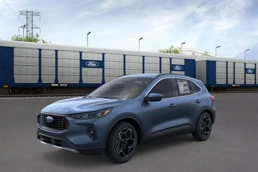 2026 Ford Escape Hybrid Platinum photo 1