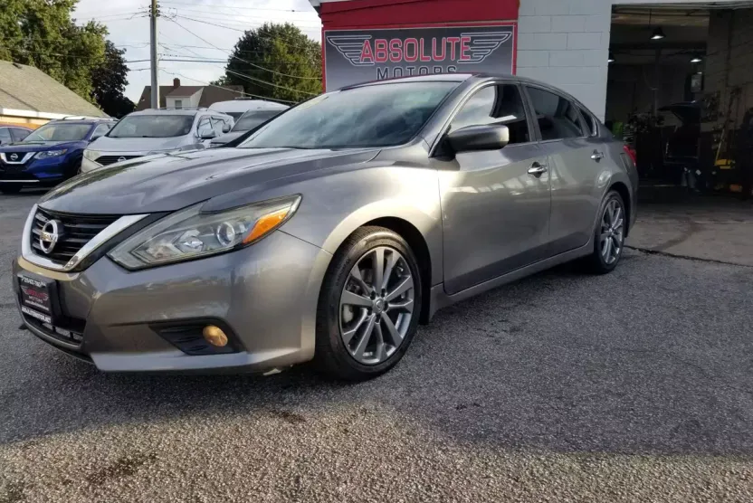 2018 Nissan Altima 2.5 SR photo 1