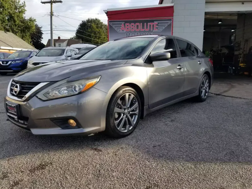 2018 Nissan Altima 2.5 SR photo 1
