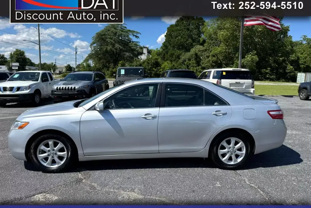 2009 Toyota Camry XLE photo 1