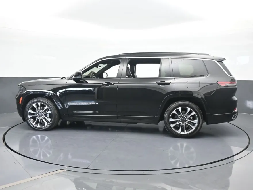 2024 Jeep Grand Cherokee Overland photo 1