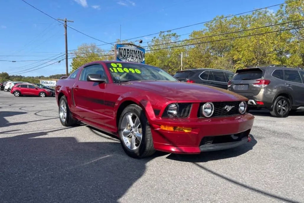 2007 Ford Mustang GT photo 1