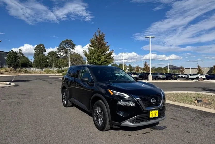 2023 Nissan Rogue S photo 1