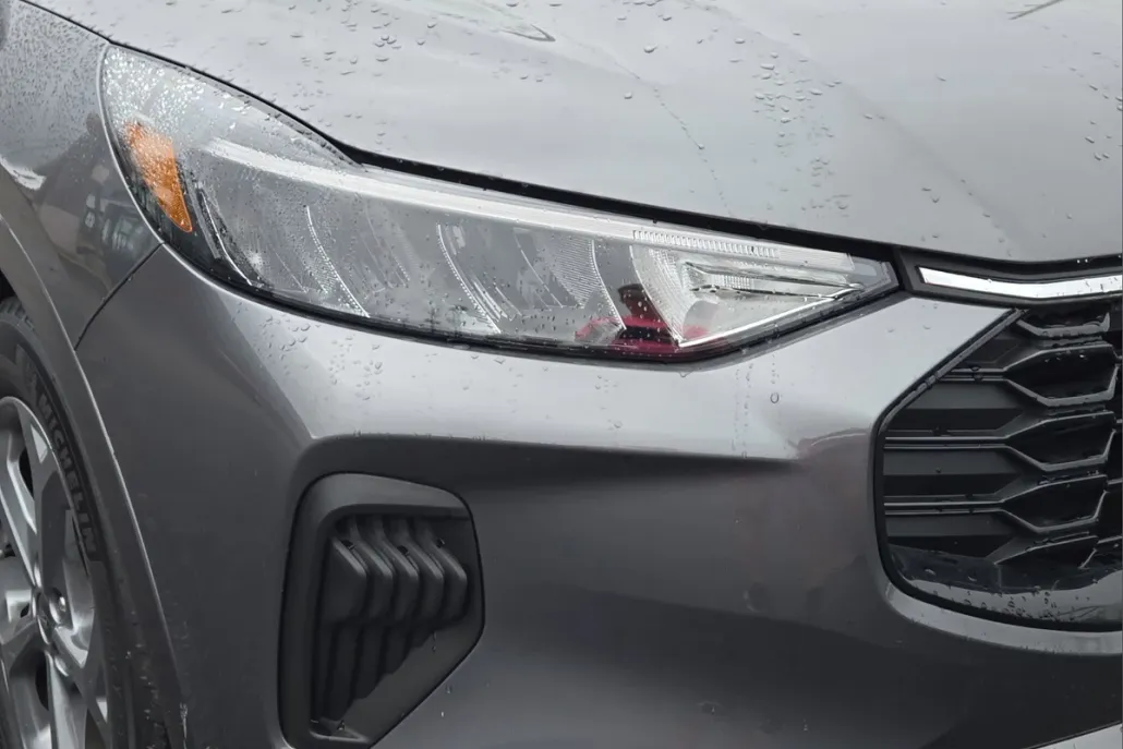 2024 Ford Escape ST-Line photo 1