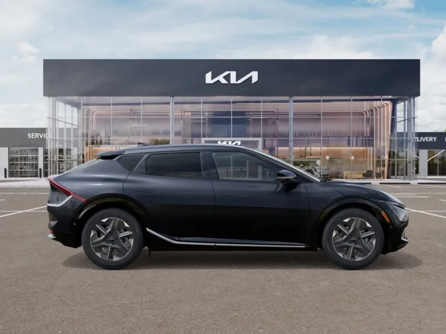 2025 Kia EV6 Light photo 1