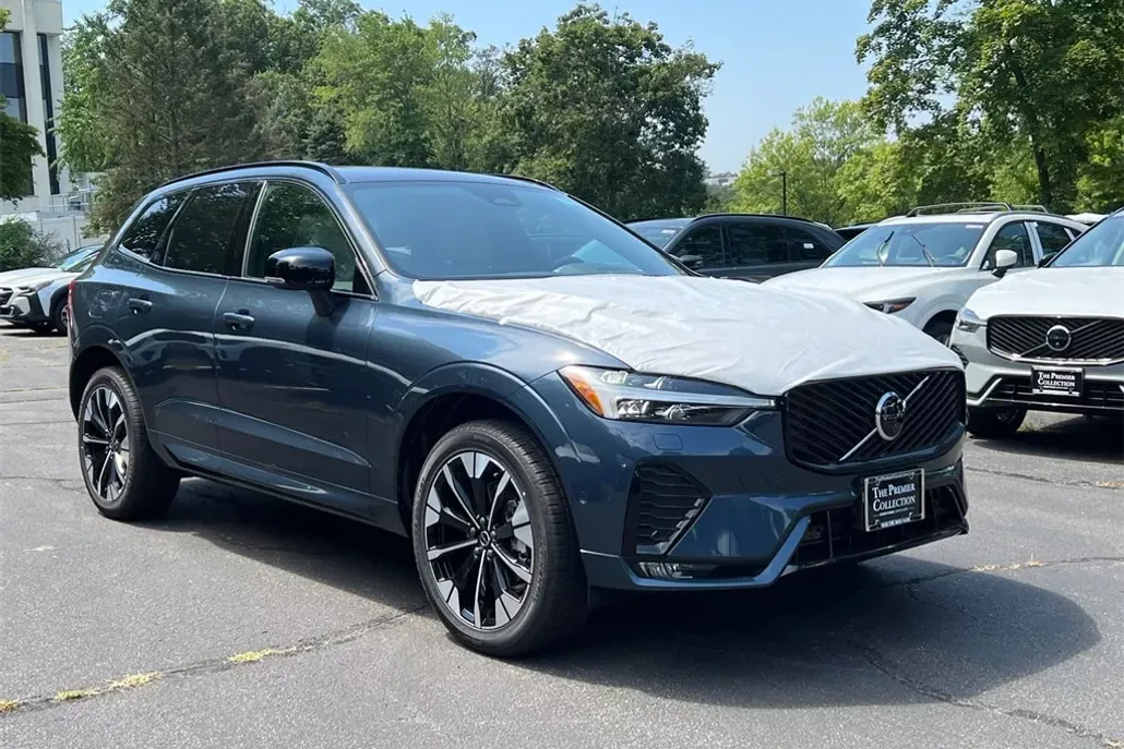 2026 Volvo XC60 B5 Plus photo 1