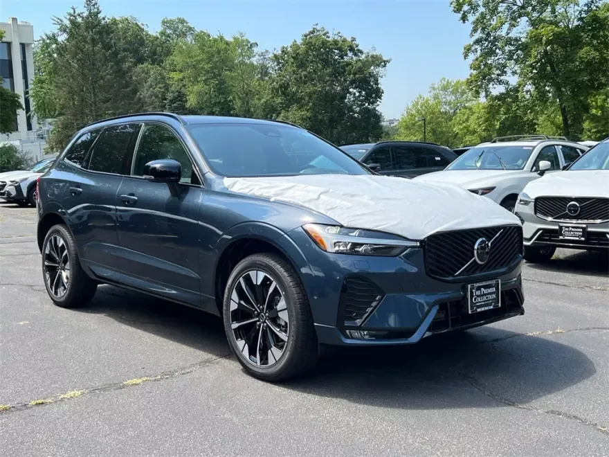 2026 Volvo XC60 B5 Plus photo 1