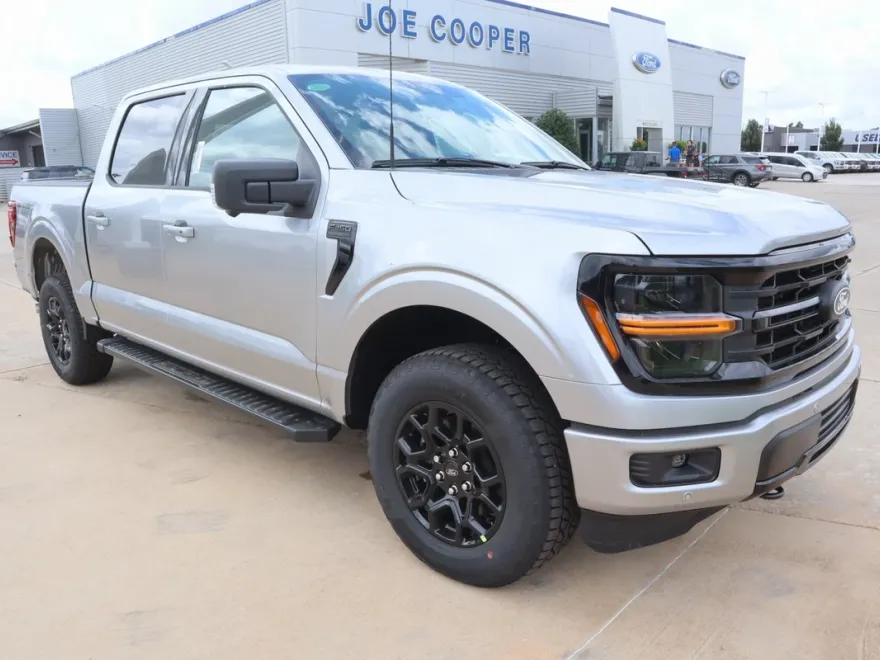 2025 Ford F-150 XLT photo 1