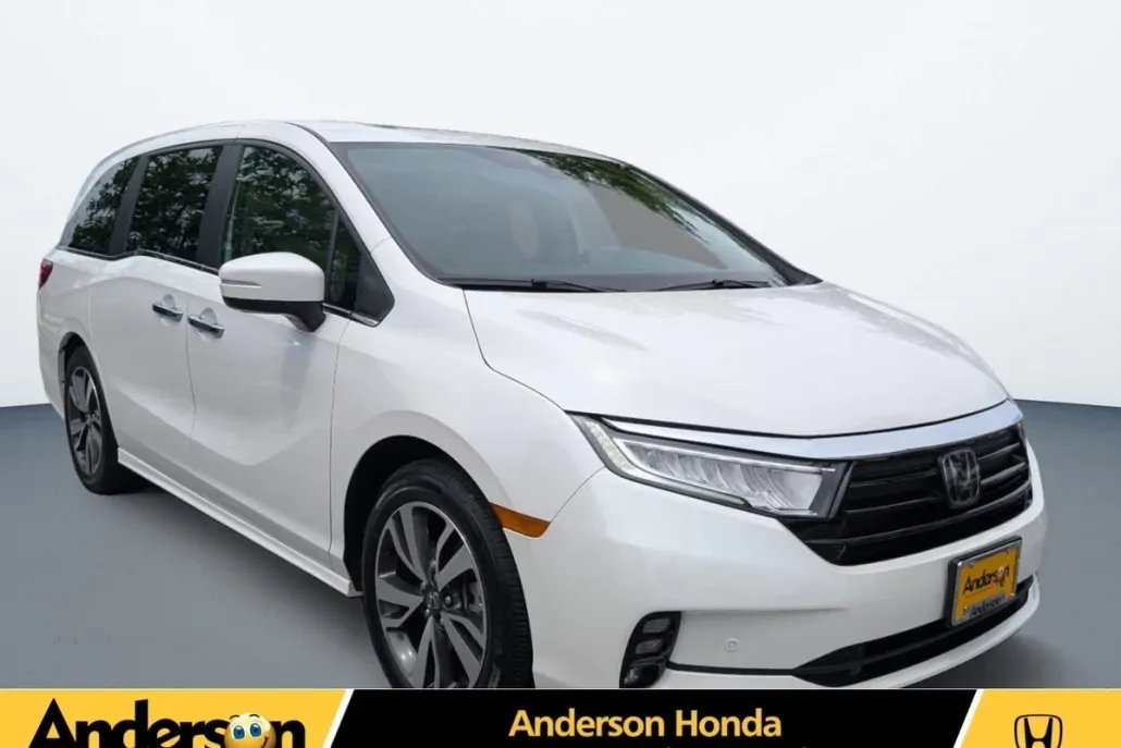 2024 Honda Odyssey Touring photo 1