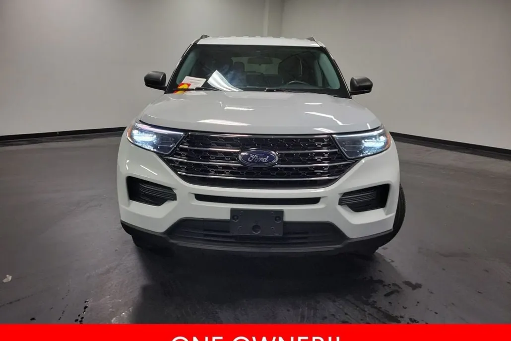 2021 Ford Explorer XLT photo 1