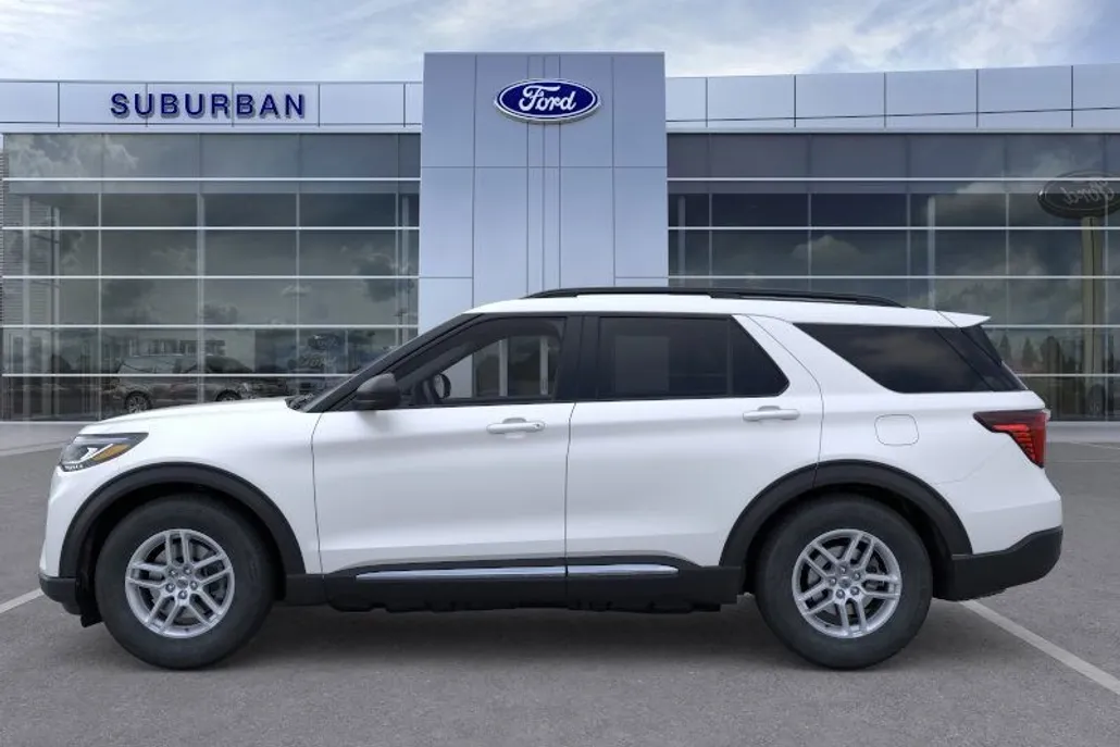 2025 Ford Explorer photo 1