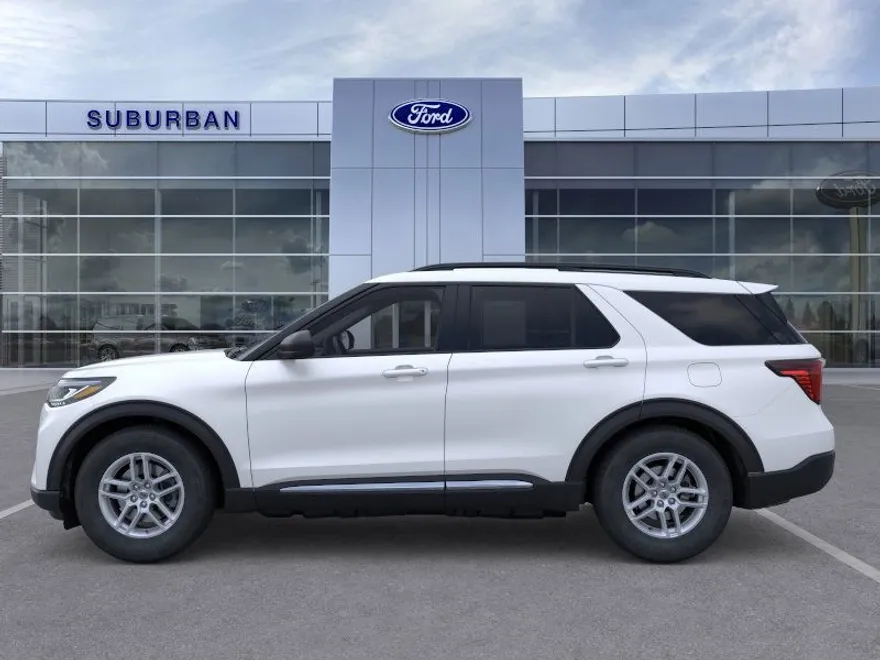 2025 Ford Explorer photo 1