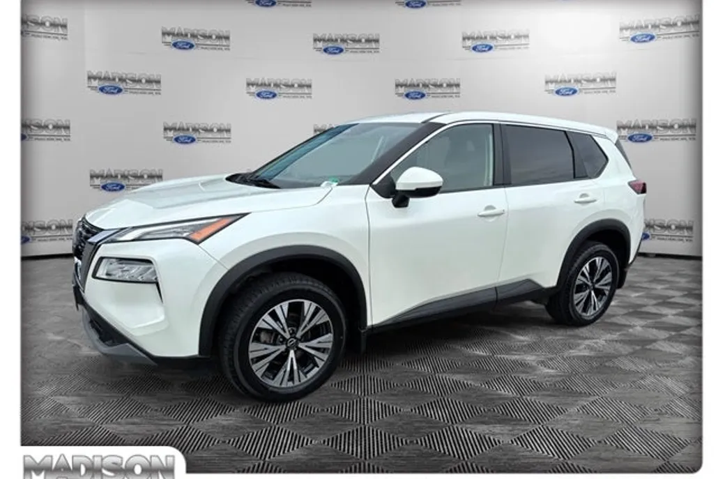 2022 Nissan Rogue SV photo 1