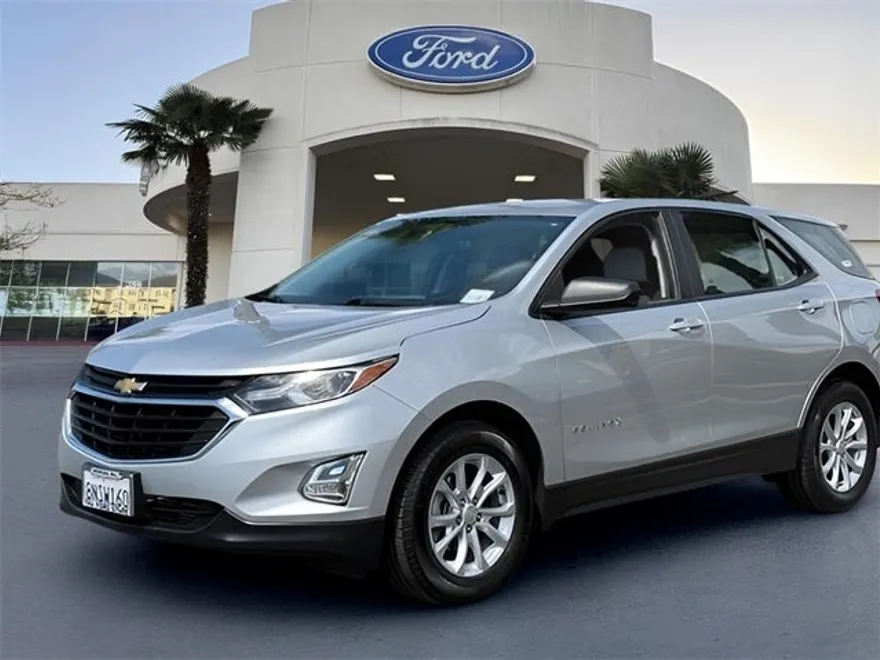 2020 Chevrolet Equinox LS photo 1
