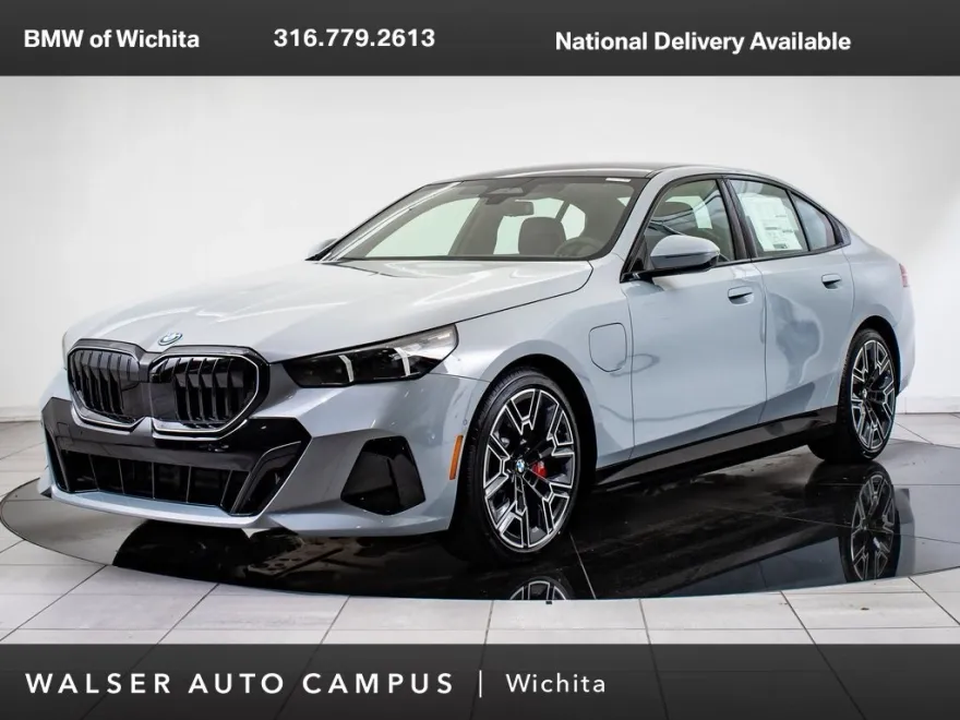2026 Bmw 550e 550e xDrive photo 1