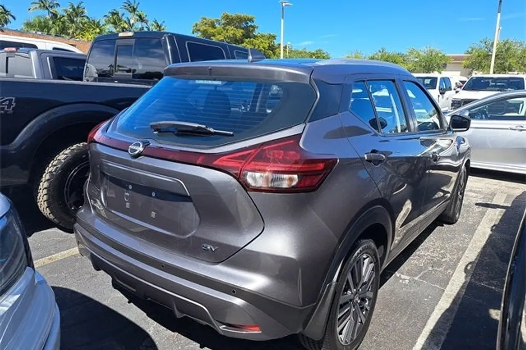 2023 Nissan Kicks SV photo 1