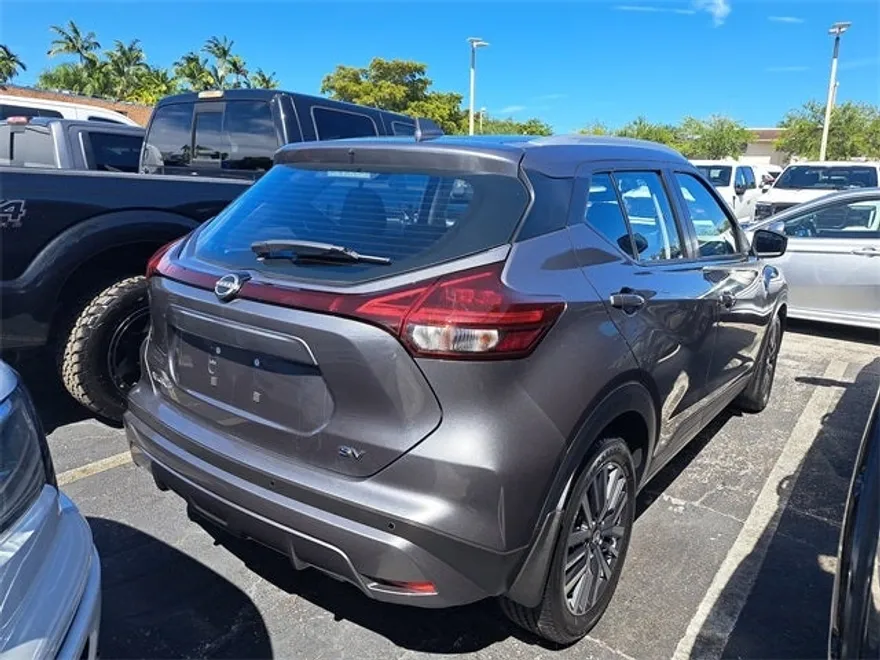 2023 Nissan Kicks SV photo 1