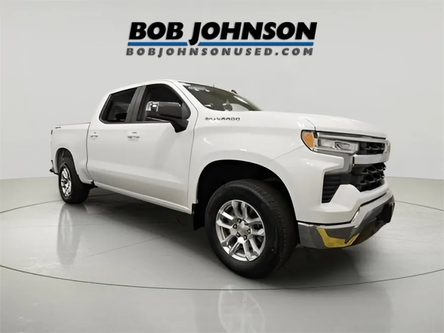 2025 Chevrolet Silverado 1500 LT photo 1