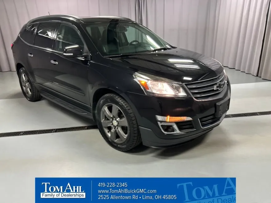 2017 Chevrolet Traverse 2LT photo 1