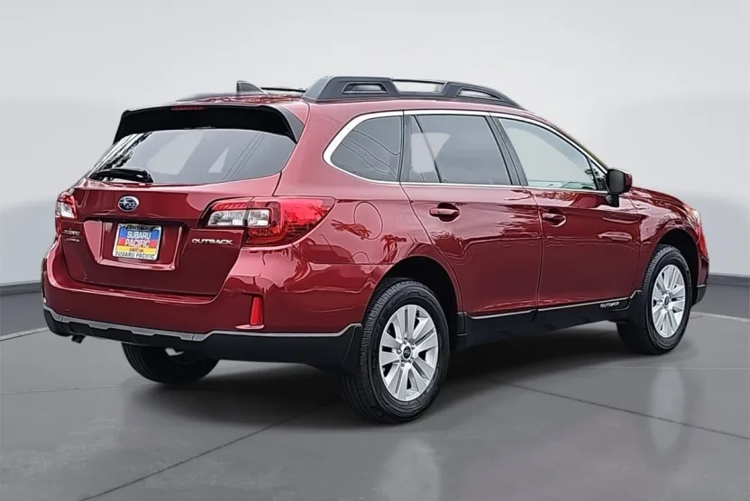 2017 Subaru Outback 2.5i Premium photo 1