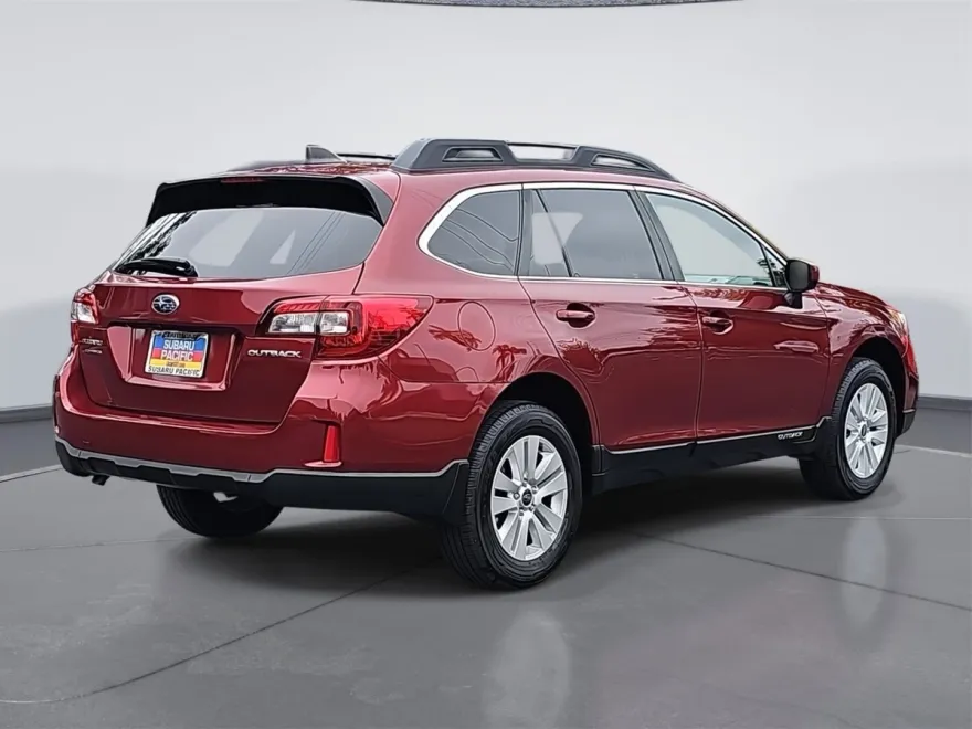 2017 Subaru Outback 2.5i Premium photo 1