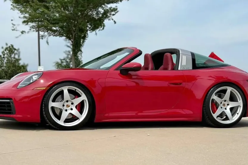 2021 Porsche 911 Targa 4S photo 1
